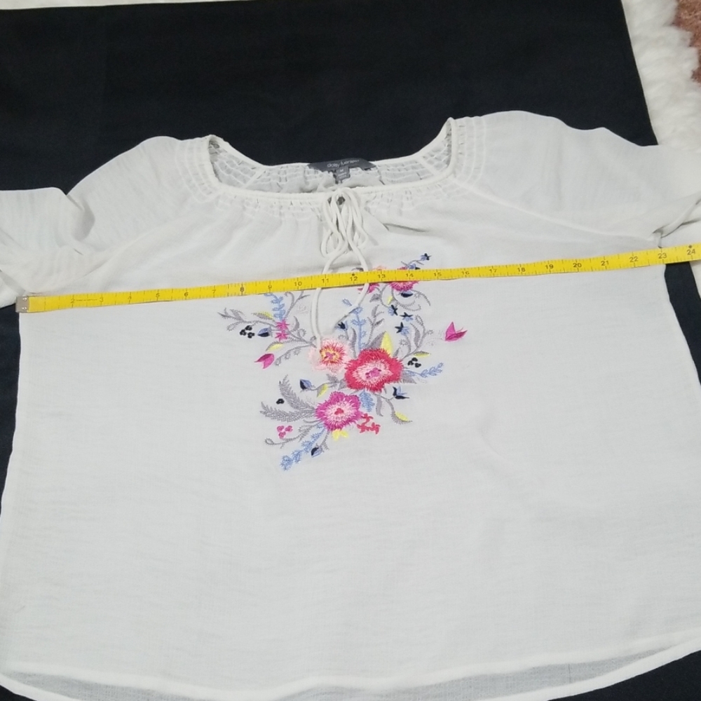 Daisy Fuentes Cream Floral Embroidered Women Tunic Top. Size M - Picture 7 of 8